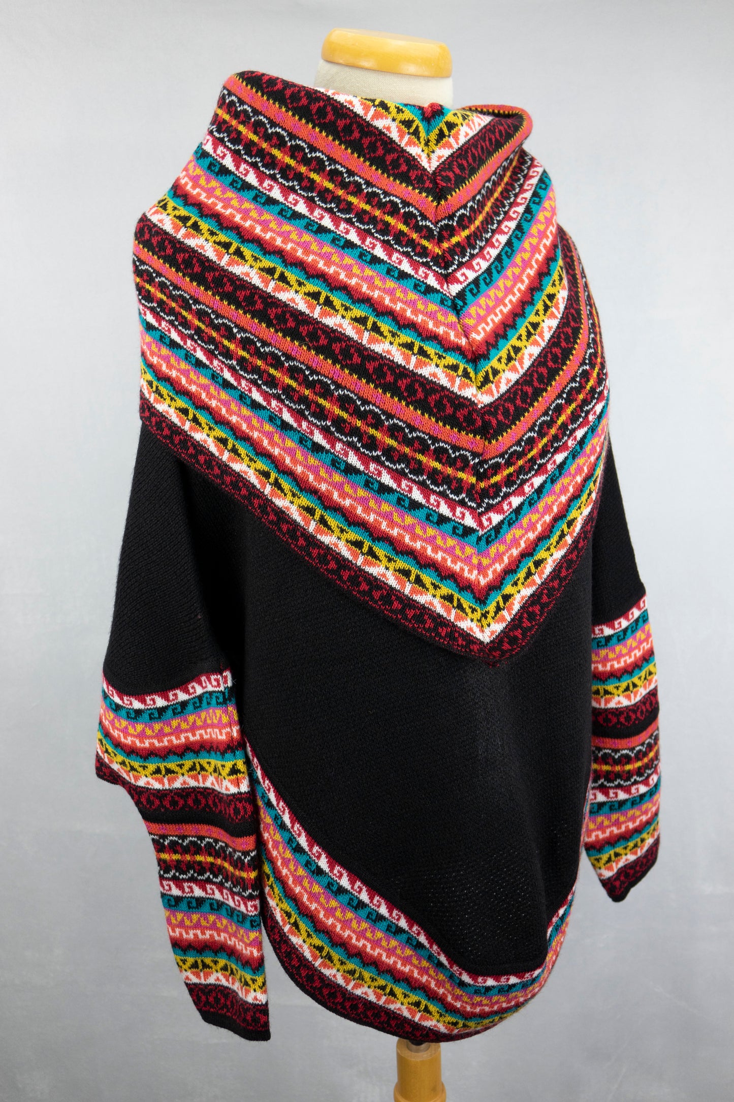 Poncho avec manches et collet Tarjeta