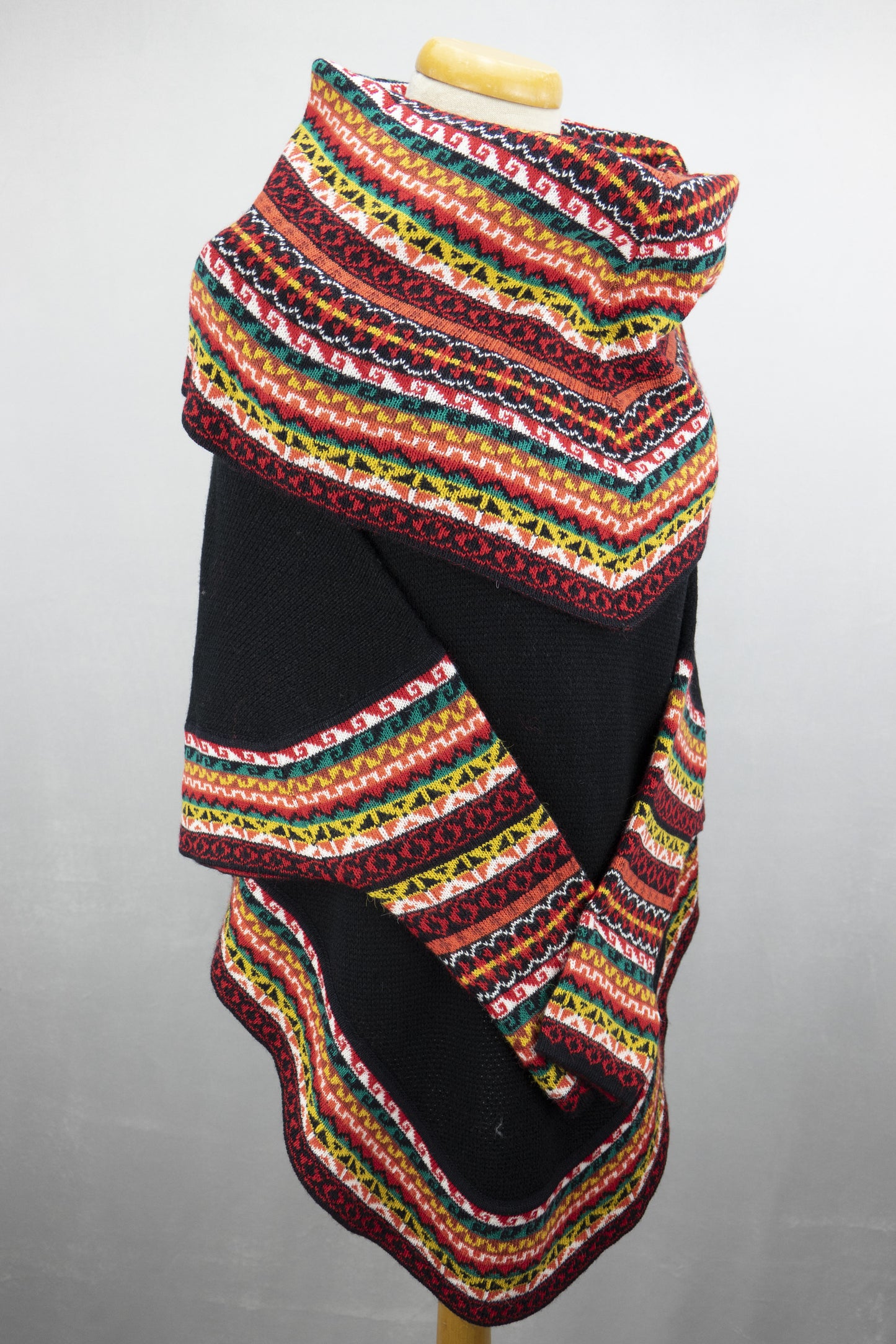 Poncho avec manches et collet Tarjeta