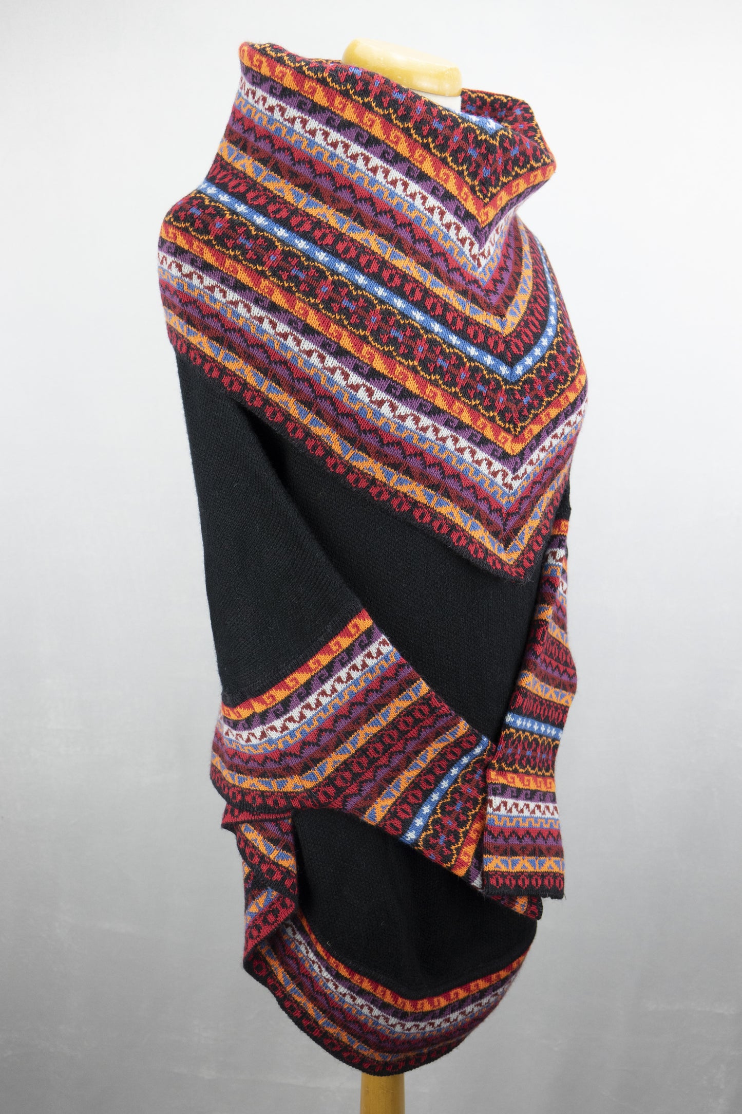 Poncho avec manches et collet Tarjeta